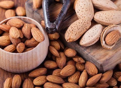 تصویر 3 از قیمت خرید بادام درختی صادراتی + فروش ویژه